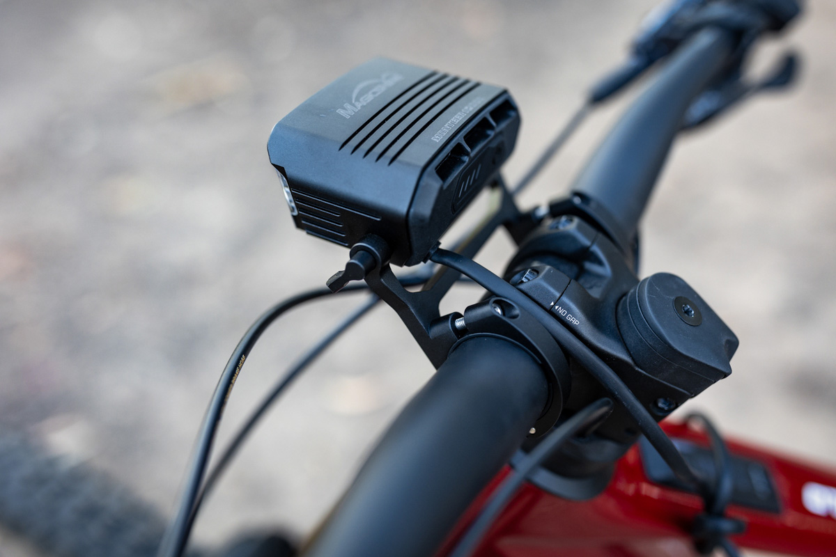 Review: Magicshine MONTEER 1400 USB Bicycle Light - Justin Simoni as: THE LONG RANGER